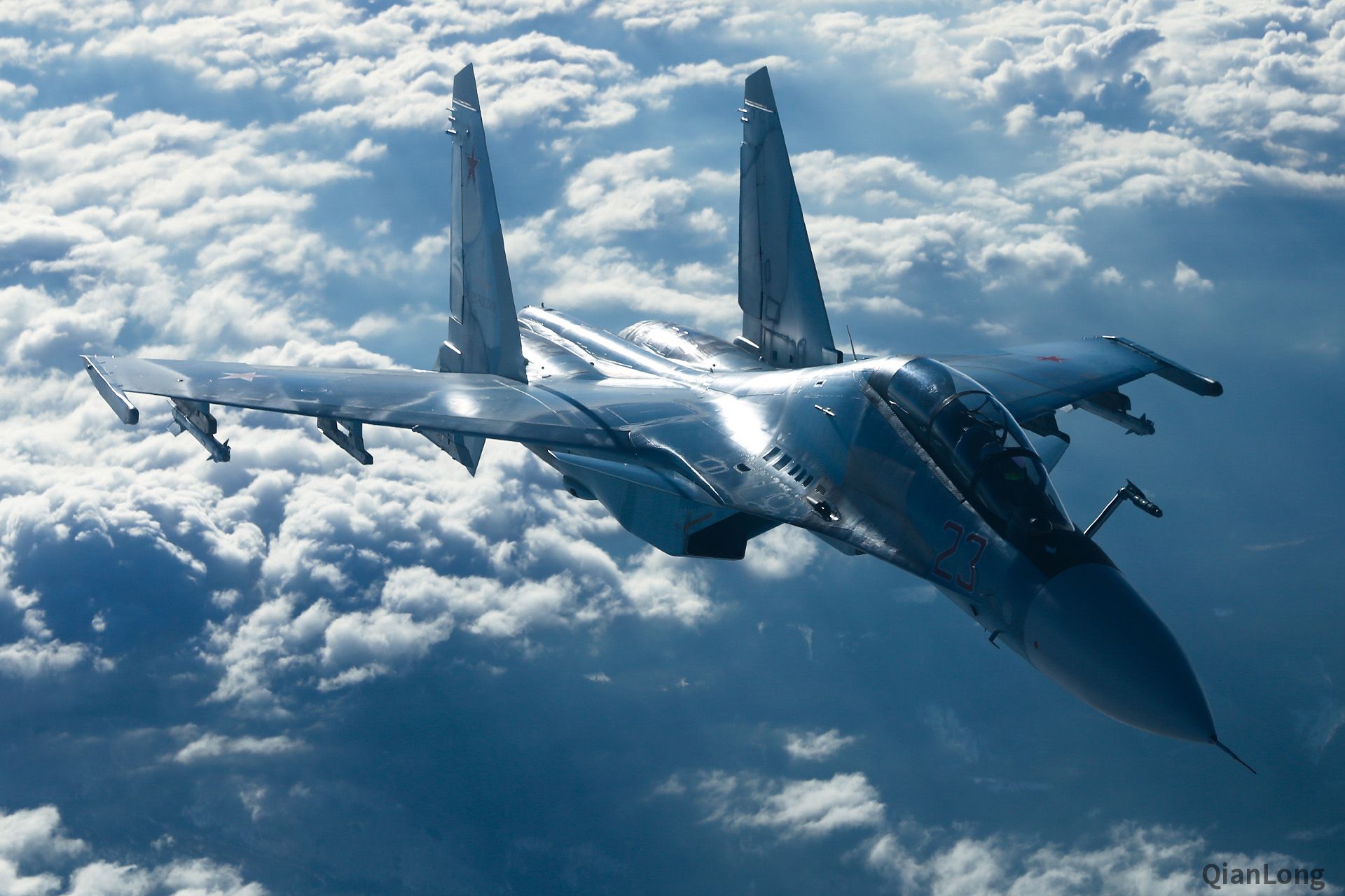 俄南部军区空军演习 空中加油机经常双机加油