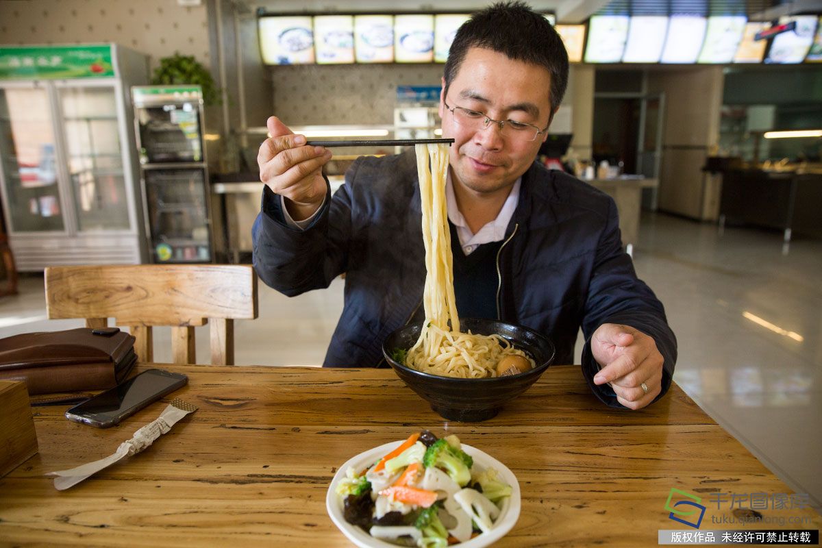 以五一的名义 致敬劳动者-千龙网·中国首都