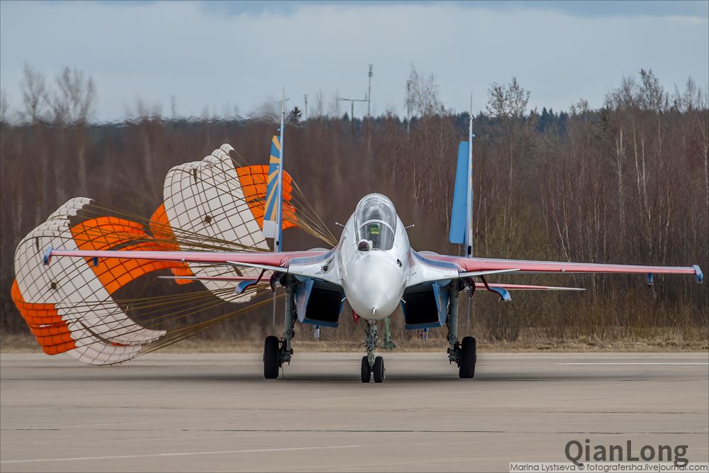 俄罗斯胜利节阅兵空中方阵彩排 雅克-130