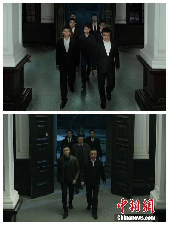 11名东大学子，穿着黑色“制服”，拍摄了一次“毕业的名义”风格毕业照。而经过精心一比一对照、如出一辙的背景，完美还原了剧照，也让观者恍若剧情再现。曲钢 摄（记者　申冉 通讯员 翟梦杰）