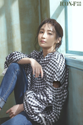 姚笛曝最新时尚大片 酷帅冷艳花臂实力抢眼(5