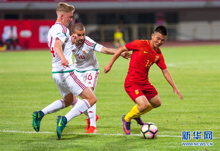 （体育）（1）足球&mdash;&mdash;国际青年足球锦标赛：中国队不敌匈牙利队 