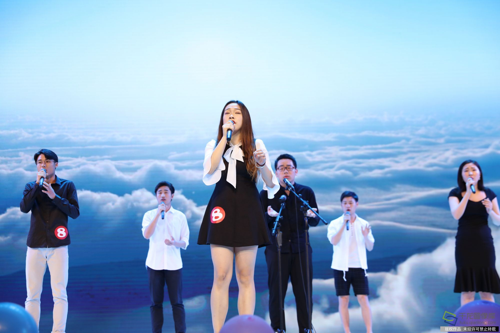 歌手演唱
