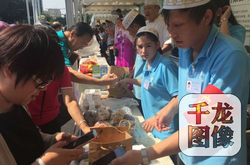 北京21家清真餐厅开斋节展卖美食 二维码支付抢眼