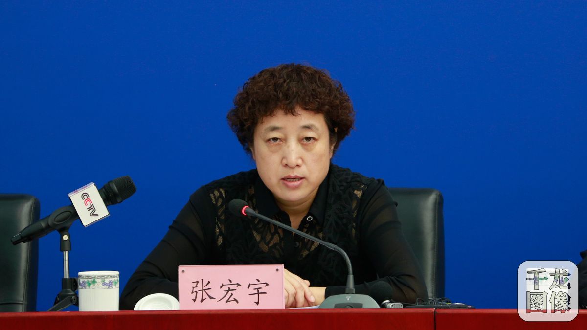 北京市财政局副巡视员张宏宇介绍市财政局推进北京建设全国科技创新中心发展工作有关情况。