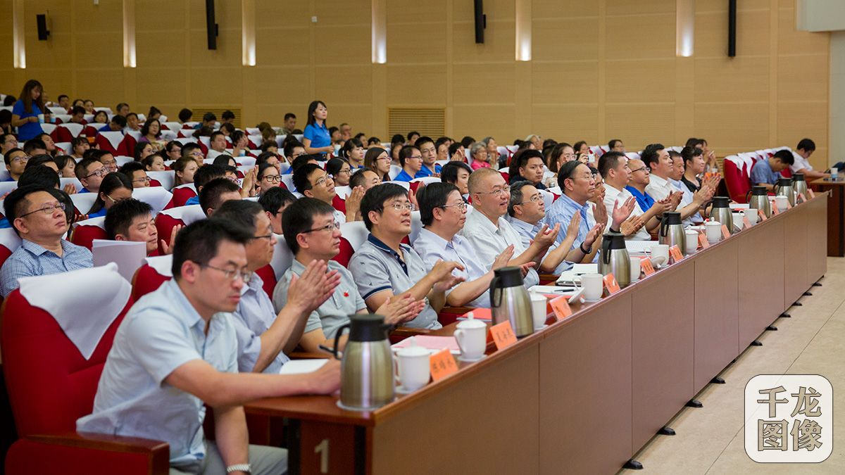 “不忘初心跟党走”微故事示范宣讲大会现场。