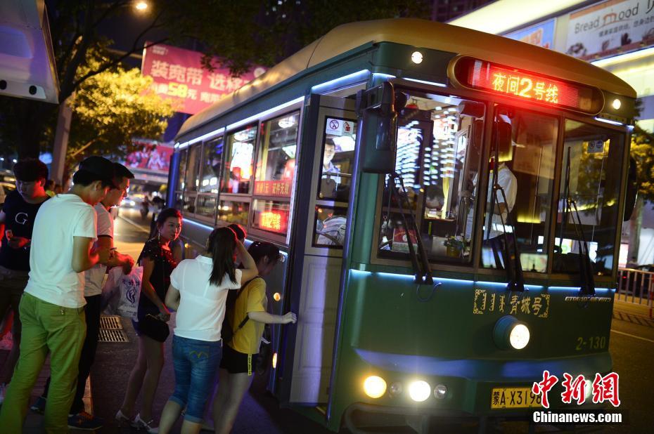 呼和浩特开通夜间公交车-千龙网·中国首都网