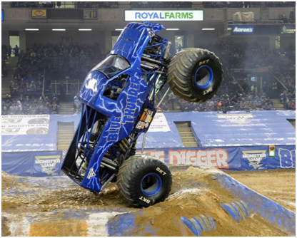 疯狂大脚怪火力全开 网红主播现场直播试驾-