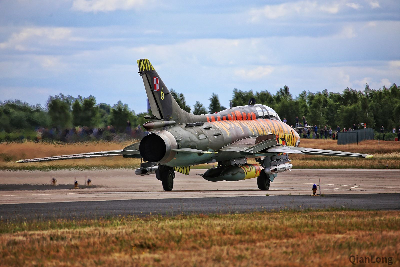 波兰派遣战机参加北约预警机队成立庆典 苏-2