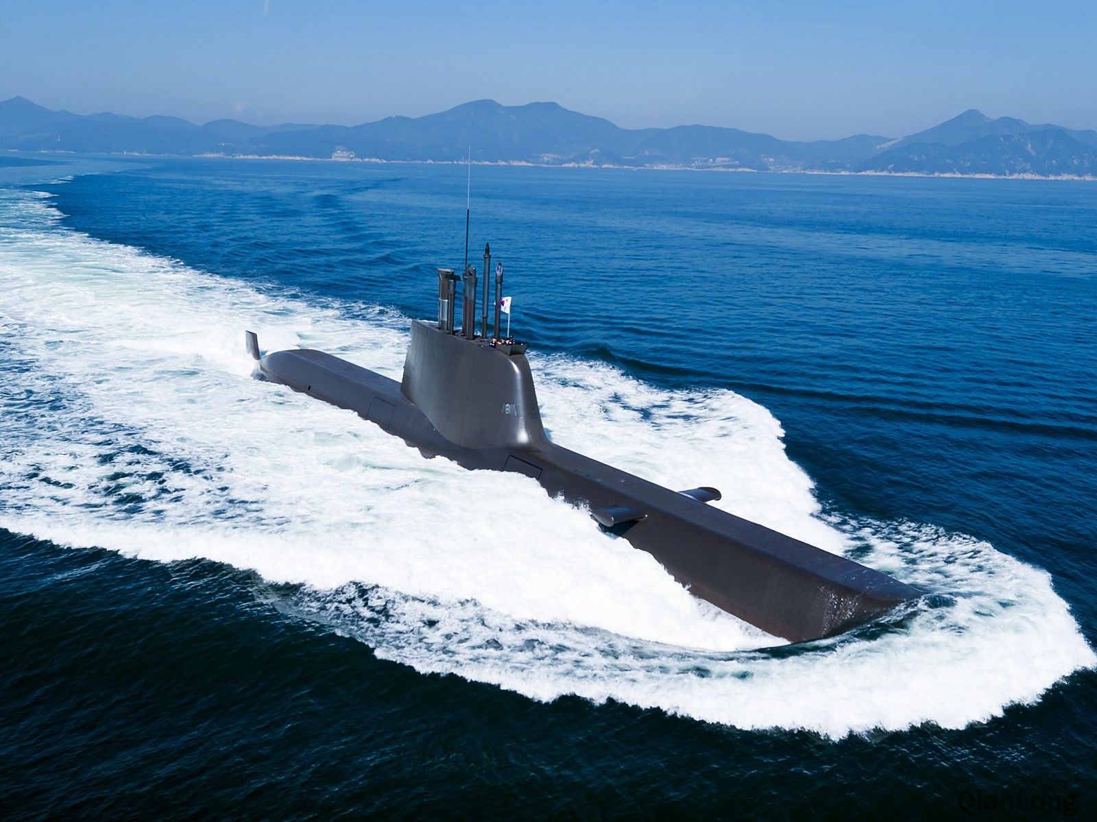 韩国海军接收“柳宽顺”号常规动力潜艇 可在海上跑22000千米(2)