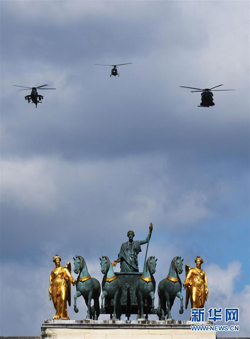 法国举行国庆阅兵仪式 美总统特朗普到场参加