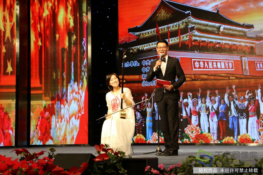 雷琴表演 千龙网记者 张静摄