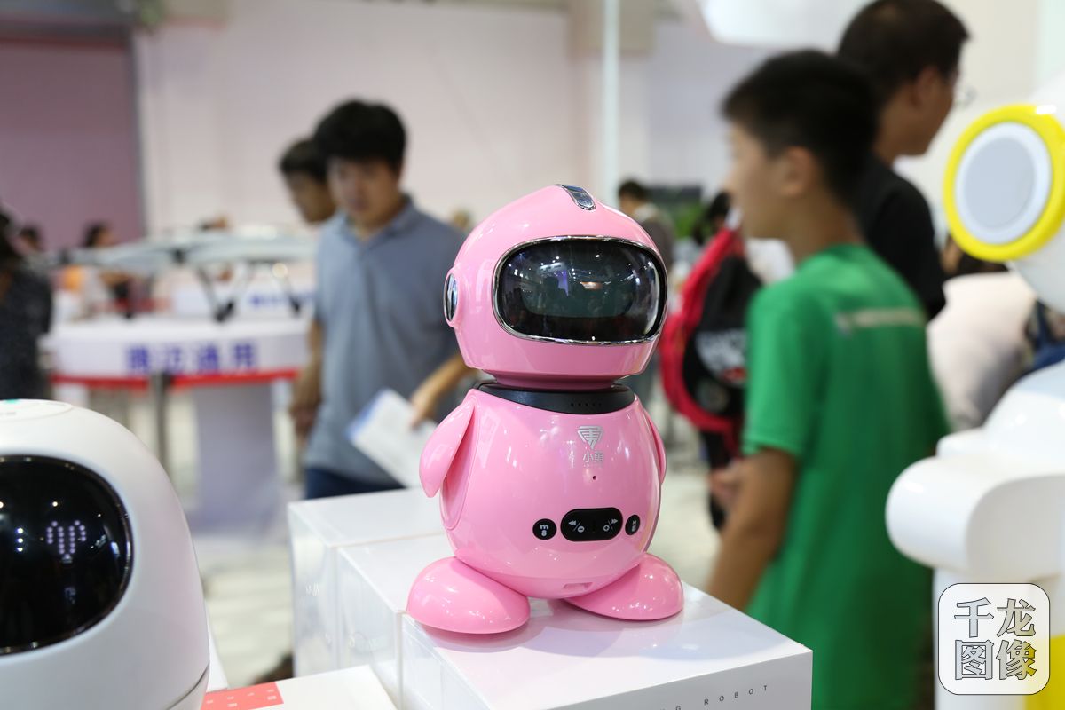 机器人大会上的机器人2