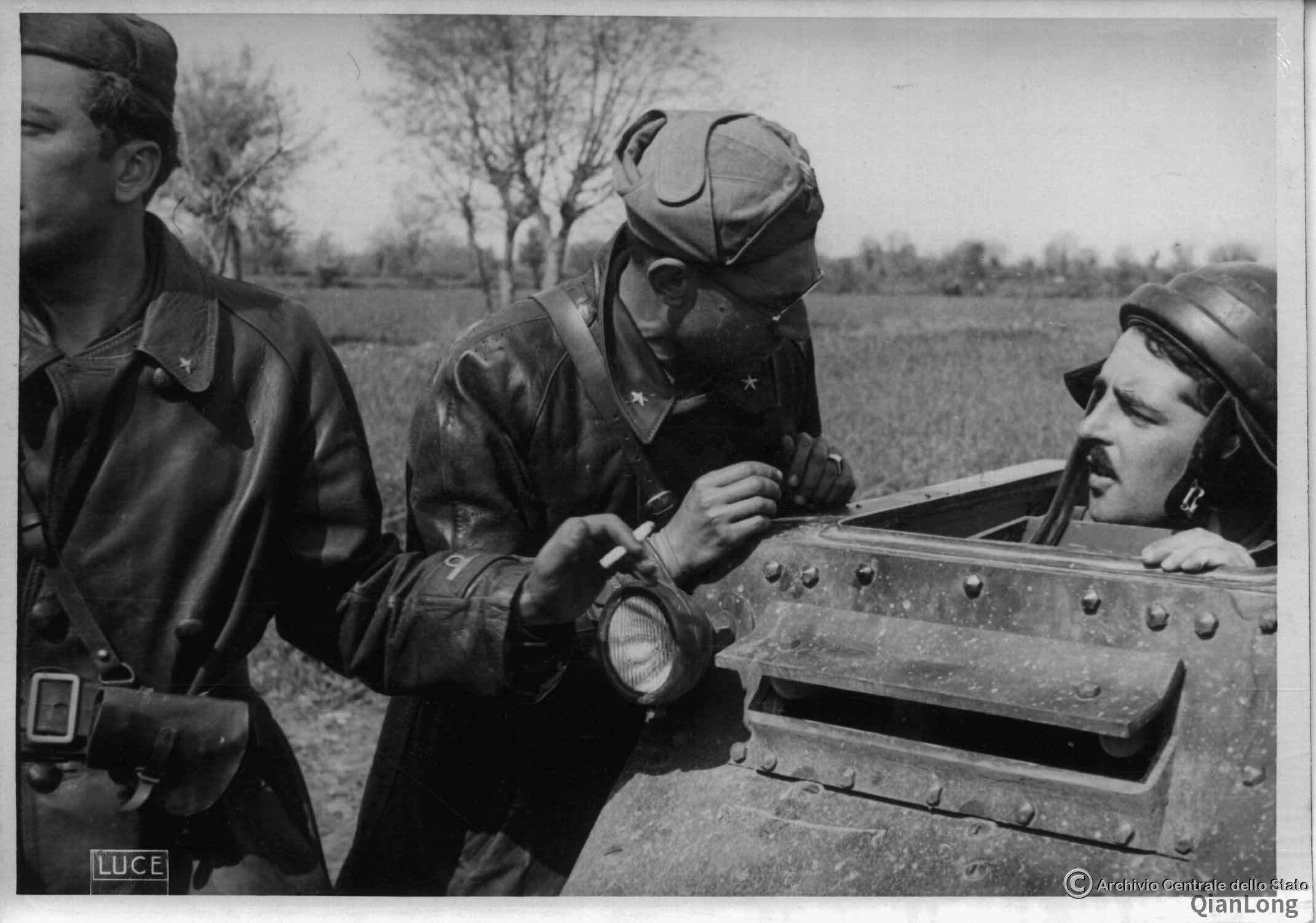 入侵希腊的意大利军队 CV-33轻型坦克低矮无