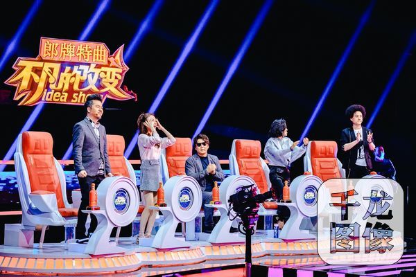 罗大佑戴佩妮同台《不凡的改变》 颠覆经典-千