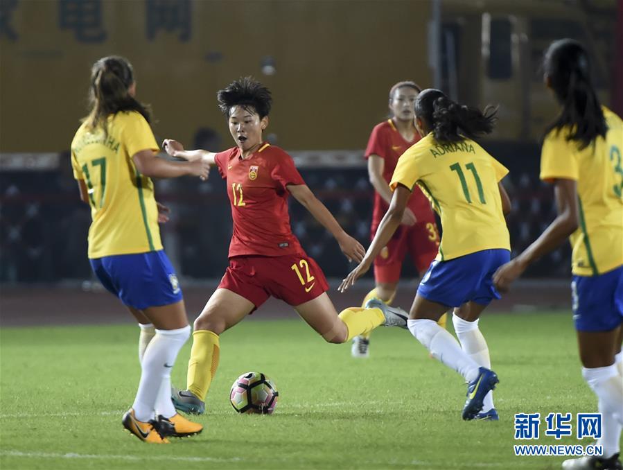 （体育）（4）足球——女足邀请赛：中国队对阵巴西队