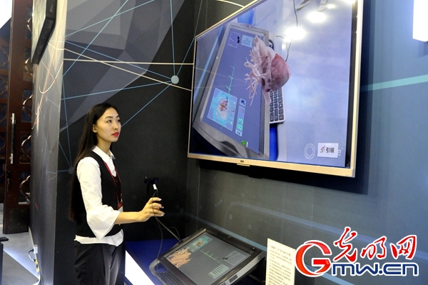 【砥砺奋进的五年 大型成就展】短视频丨5G改变的不止网速 更驱动万物互联走向现实