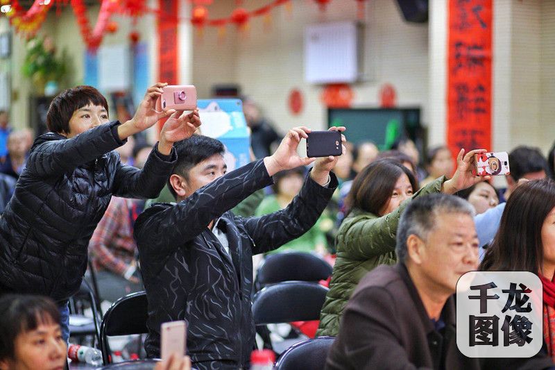 10月29日,东城区东花市街道举办“宣讲十九大 弘扬主旋律”活动,活动中发布了以传统文化为主要内容的“百花工程”。图为活动现场。东花市街道供图 千龙网发