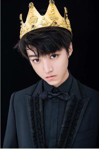 roseonly品牌全新代言人王俊凯 心怀无畏为爱而