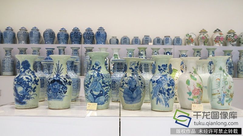 11月17日至19日，首届懋隆文化艺术节在懋隆文创园举办。图为展览现场 。千龙网记者 张嘉玉摄