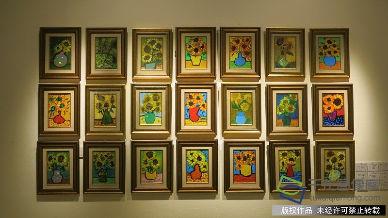 11月17日至19日，首届懋隆文化艺术节在懋隆文创园举办。图为展览现场。千龙网记者 张嘉玉摄
