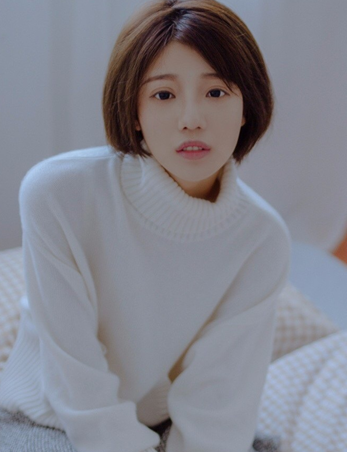 桃十五新歌MV清新来袭男主角狗哥上演"摸头杀"-千龙网·中国首都网