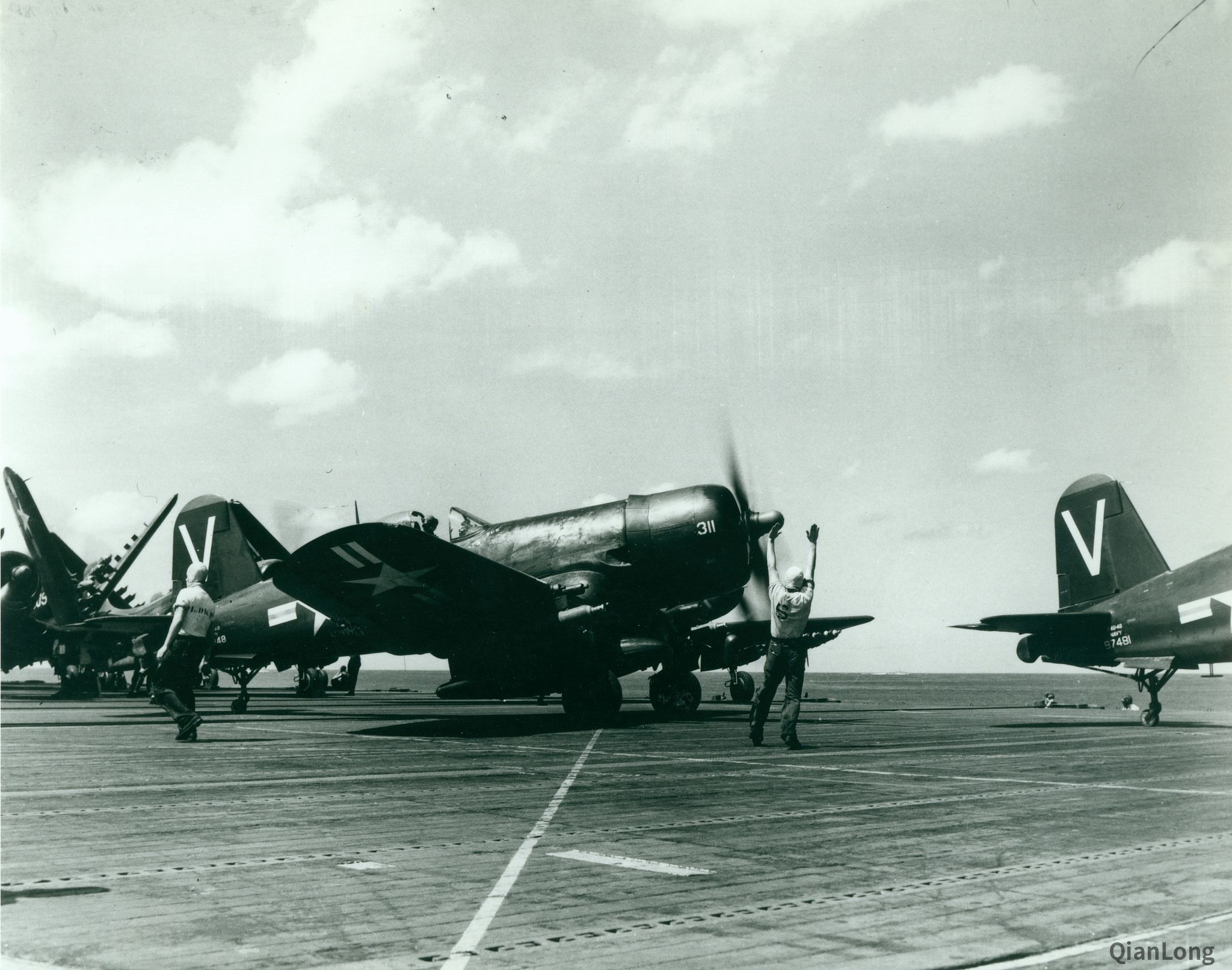 参加朝鲜战争的F4U-4B战斗机 由夺取制空权改为对地攻击