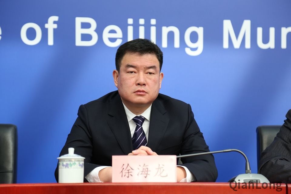 图为北京市知识产权局产业促进处处长徐海龙答记者问