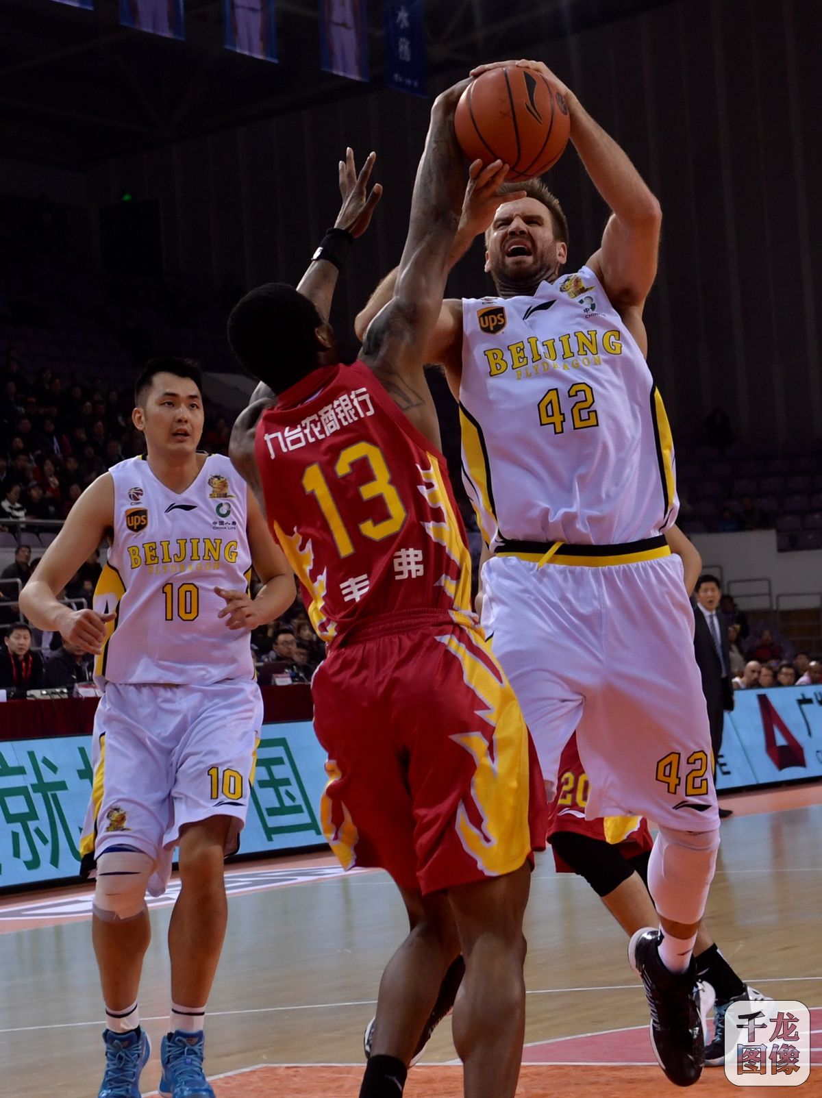 双外援发威马布里3分 北控逆转送吉林三连败(