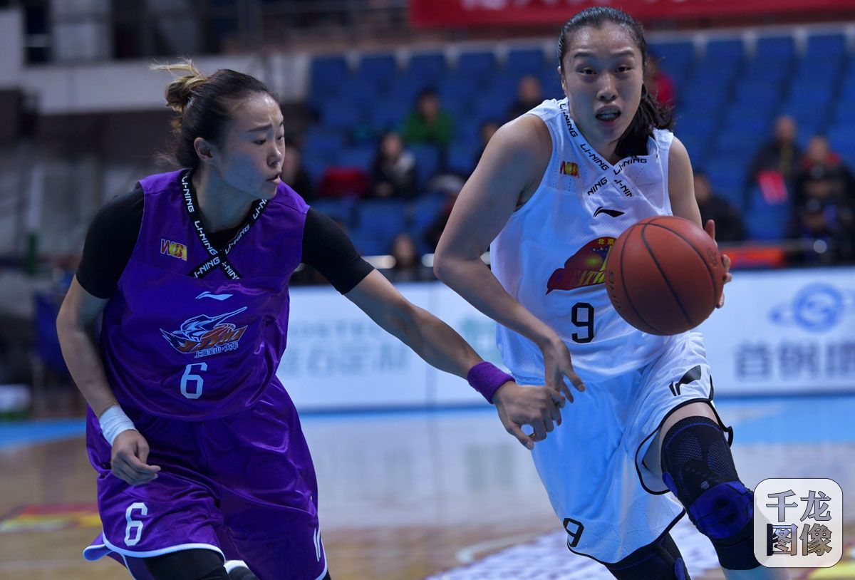 北京首钢女篮77比70战胜上海 继续领跑积分榜