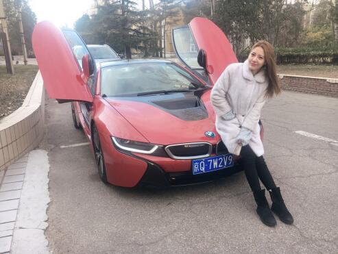 懂车帝真人车友当主播 美女车友试驾宝马i8-千