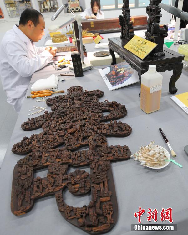 探秘故宫文物医院 珍贵文物在他们手中复原