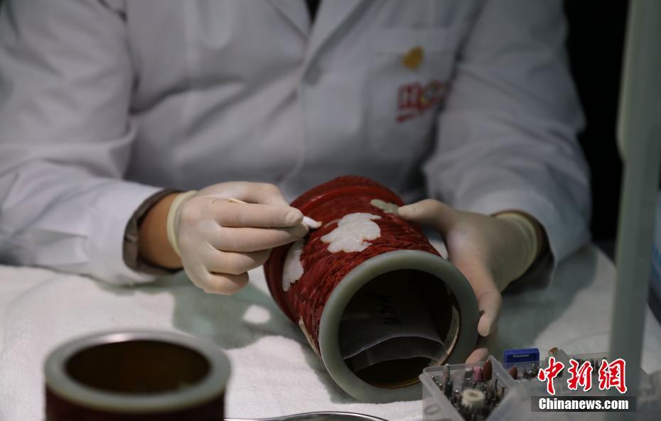 探秘故宫文物医院 珍贵文物在他们手中复原