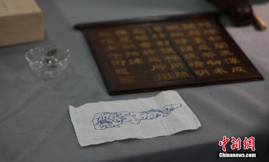 探秘故宫文物医院 珍贵文物在他们手中复原