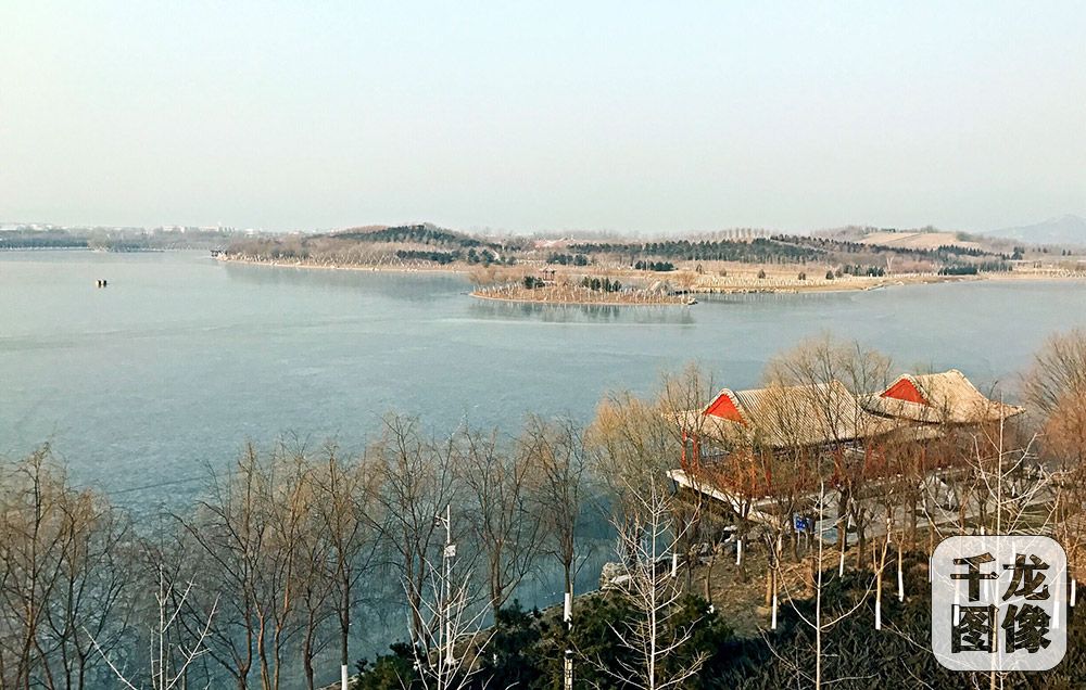 12月27日,南水北调江水进京三周年。图为北京市南水北调配套工程团城湖调节池。千龙网记者-崔畅-摄