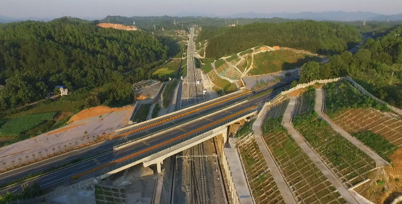 中铁六局赣深铁路工地掀起学习宣传贯彻十九大