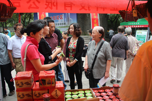 [2017北京榜样]张莉华:严控产品标准 确保餐桌
