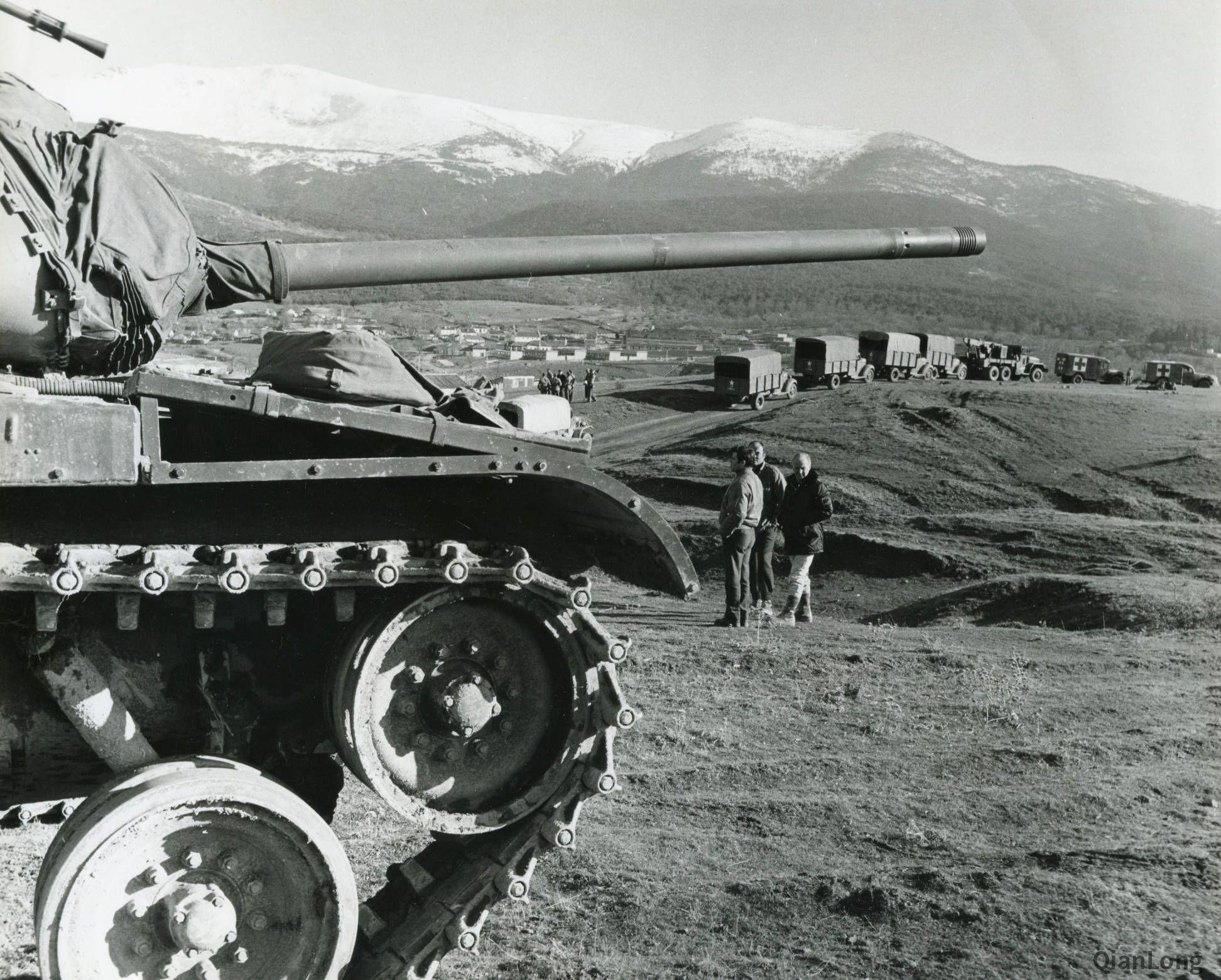 电影《巴顿将军》拍摄现场 认真的剧组人员面