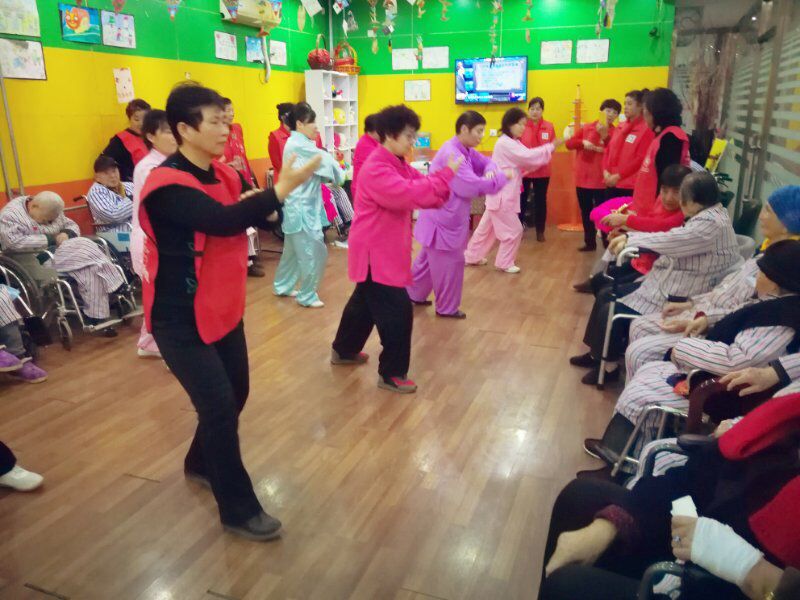 微众汇志愿者奏响松堂助老新乐章