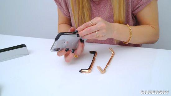 国外美女晒天价iPhone X手机壳 网友:不如买个新机