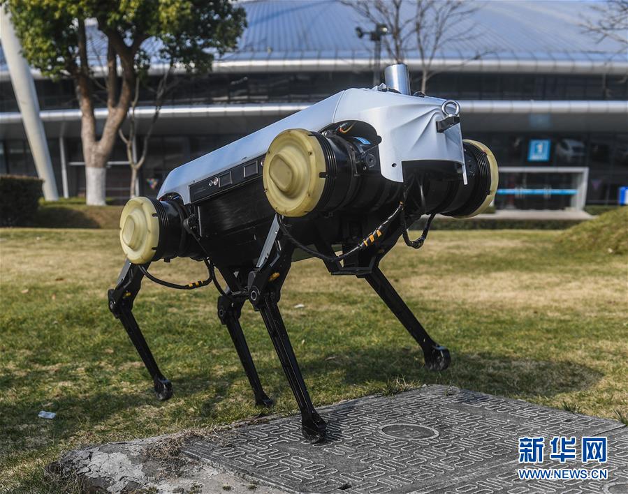 (科技)(1)浙大发布“绝影”四足机器人