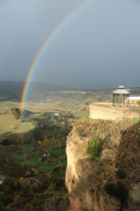 佳能发布入门单反EOS 1500D/3000D：AI辅助自动对焦