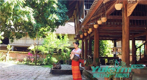 中国女孩冯书雅喜迎中国年音乐作品奏响纽约林