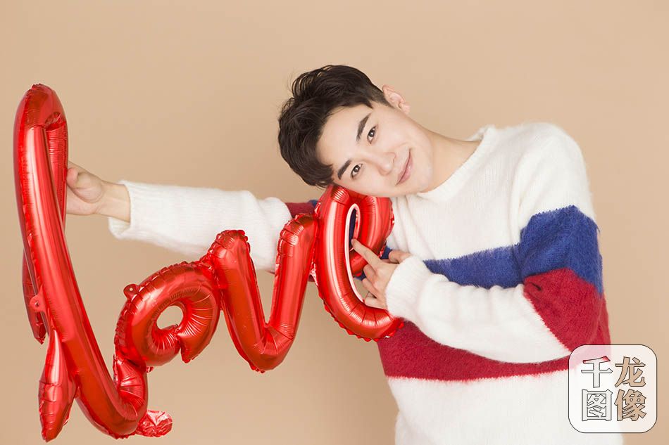 代超清新写真表白粉丝 阳光笑容俘获少女心