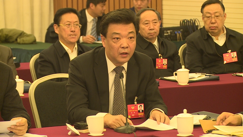 全国政协委员、北京市政协主席吉林同志参加了中共界别小组讨论并在会上围绕着工作报告进行了发言