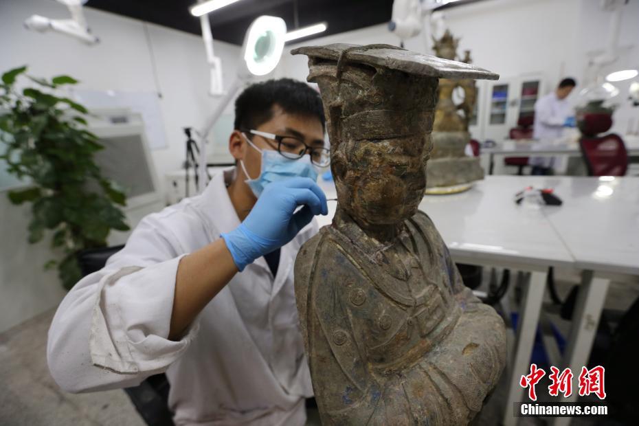 陕西历史博物馆的&ldquo;文物医生&rdquo;