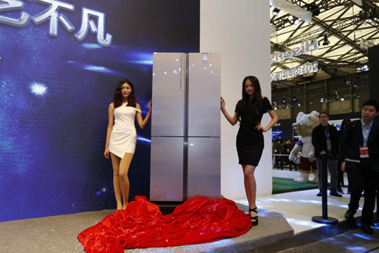 天玑系列再添新成员 海信冰箱携手苏宁亮相AWE