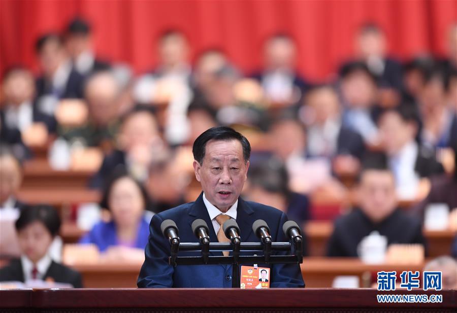 3月10日，全国政协十三届一次会议在北京人民大会堂举行第三次全体会议。这是刘晓庄委员作大会发言。 新华社记者 燕雁 摄