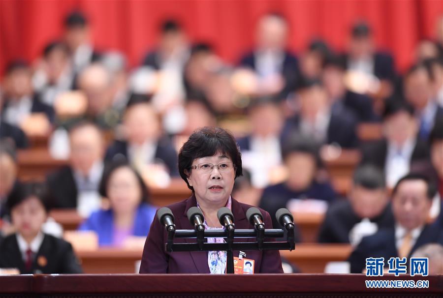 　　3月10日，全国政协十三届一次会议在北京人民大会堂举行第三次全体会议。这是曹小红委员代表致公党中央作大会发言。 新华社记者 燕雁 摄