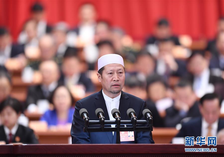 　　3月10日，全国政协十三届一次会议在北京人民大会堂举行第三次全体会议。这是杨发明委员作大会发言。 新华社记者 高洁 摄